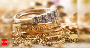 Gold buyers put off by price rebound, Chinese jewellers stock up - Times of India