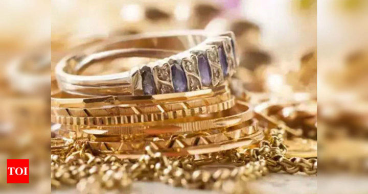 Gold buyers put off by price rebound, Chinese jewellers stock up - Times of India