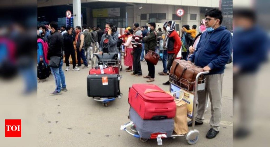 Cracking the whip: 15 domestic passengers may be put on no fly list for 3 months for not wearing masks - Times of India