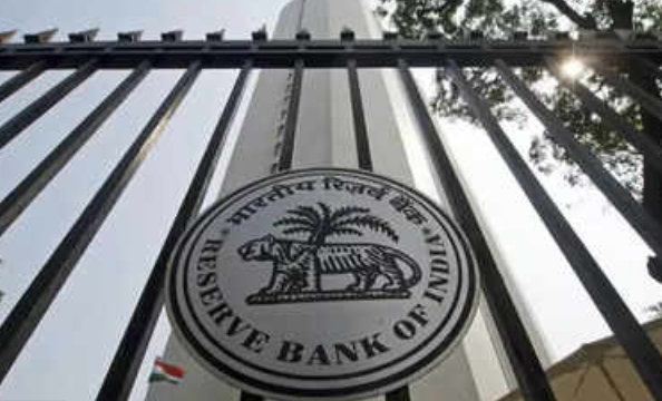 Home savings halved to 10.4% of GDP in Q2