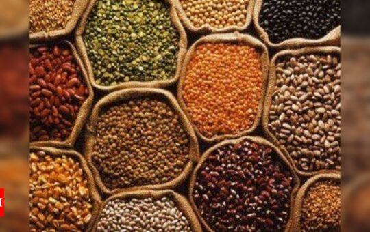 Centre imposes stock limit on pulses to send 'right signal' to market - Times of India