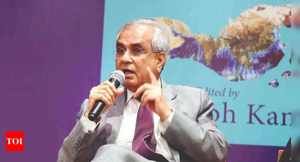 India poised for double-digit growth this fiscal; disinvestment climate looks better: Niti VC - Times of India