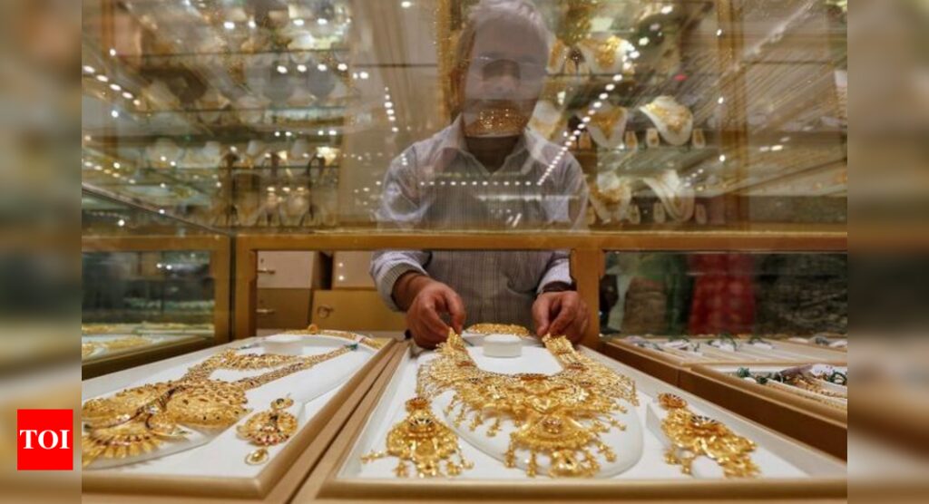 Indians offload gold heirlooms as coronavirus deepens financial pain - Times of India