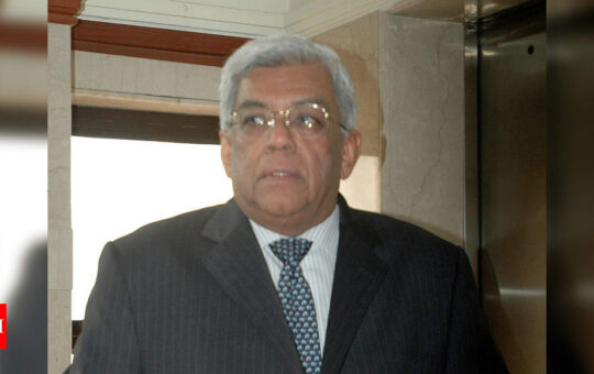 Mutual fund industry has potential to grow exponentially, says Deepak Parekh - Times of India