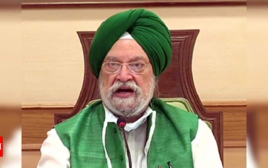 Oil minister Hardeep Puri dials UAE for affordable oil prices - Times of India