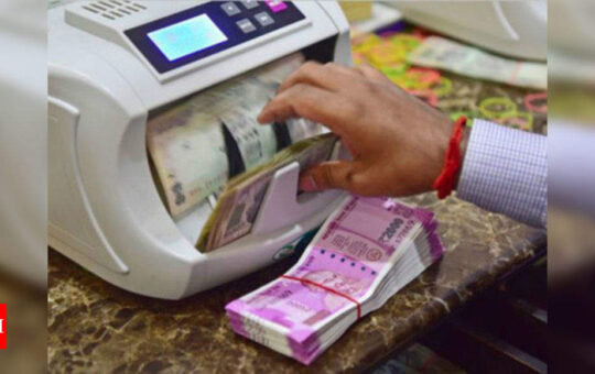 RBI: Banks can pay less on matured bulk FDs | India Business News - Times of India