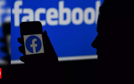 Facebook eyes Indian startups for investments - Times of India