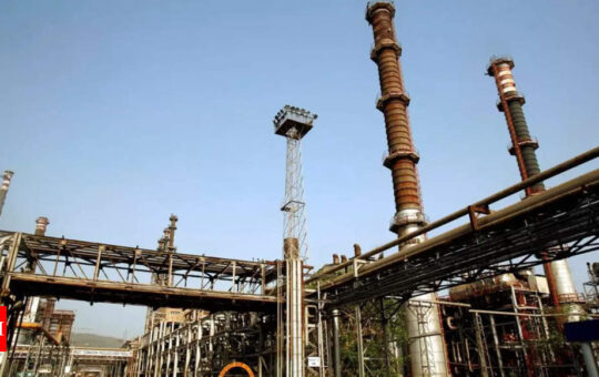 India's crude oil production continues to fall, dips 3.2% in July - Times of India