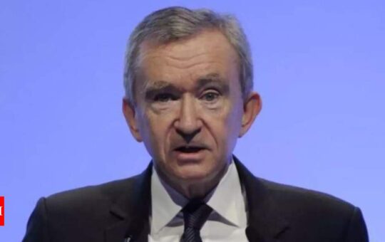 Louis Vuitton chief Bernard Arnault overtakes Jeff Bezos to become world's richest - Times of India