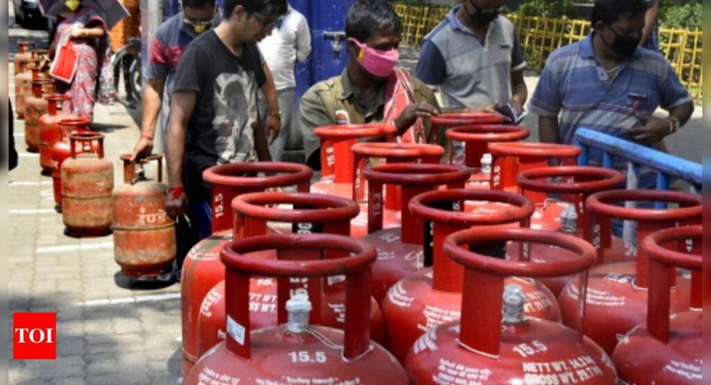 Price of domestic LPG cylinder hiked by Rs 25 - Times of India