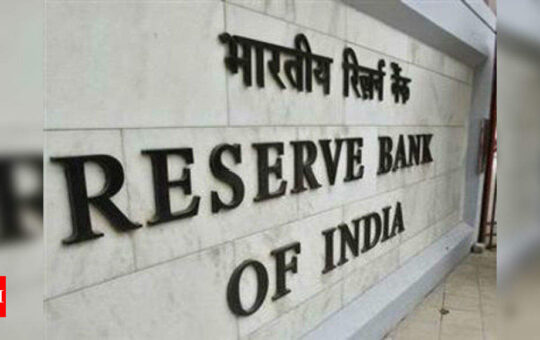 RBI cautions against offers of buying or selling old notes - Times of India