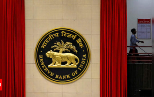 RBI to penalise banks for non-availability of cash in ATMs from October 1 - Times of India
