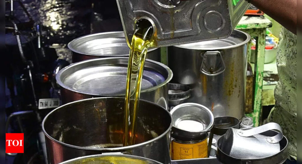 Daily wholesale prices of edible oils drop significantly post reduction in standard rate of duty: Govt - Times of India