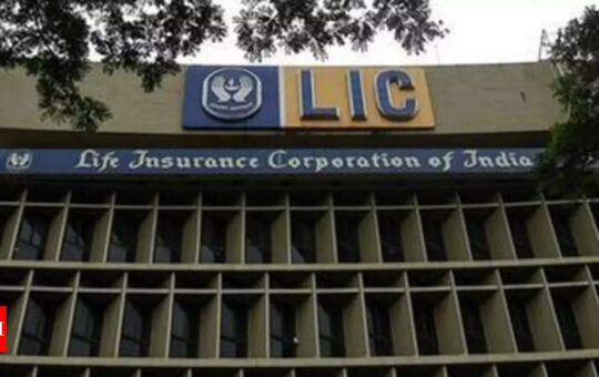 LIC’s asset base goes past Rs 38 lakh crore in fiscal 2021 - Times of India