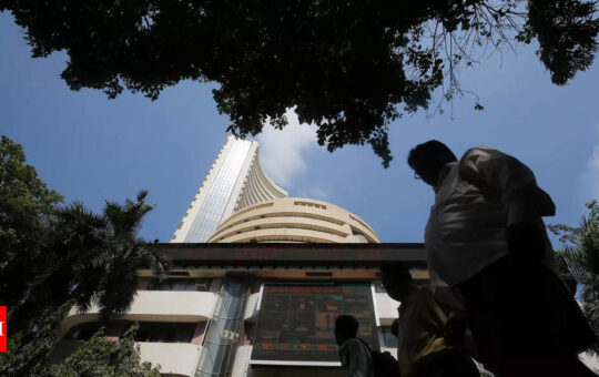 Sensex today:  Sensex hits new highs on Reliance, Asian markets boost - Times of India