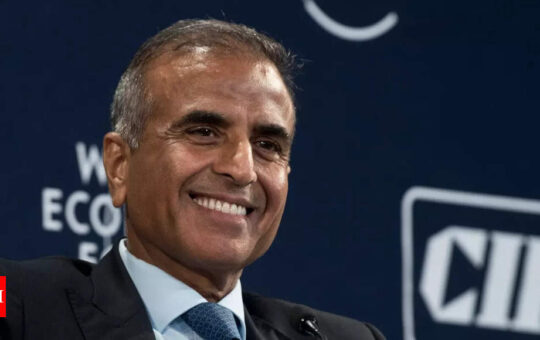 mittal:  Sunil Mittal vows to bring telecom industry together; talks to Voda's Nick Read, will reach out to Ambani - Times of India