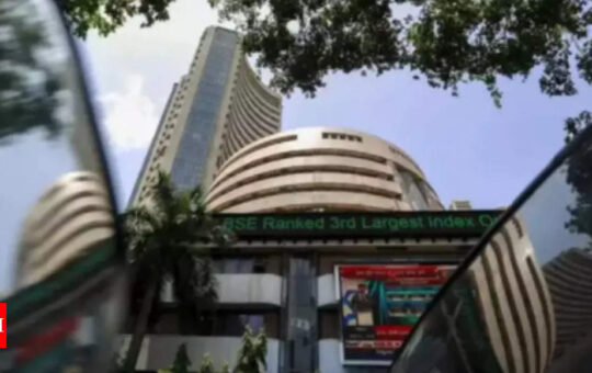 sensex:  Sensex rallies over 400 points to new peak in early trade; Nifty tops 17,700 - Times of India