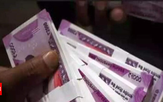 Number of Rs 2000 currency notes continue to decline; accounted for just 1.6 pc of total notes in circulation at March-end - Times of India