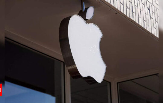 Apple store workers vote to form their first US union - Times of India