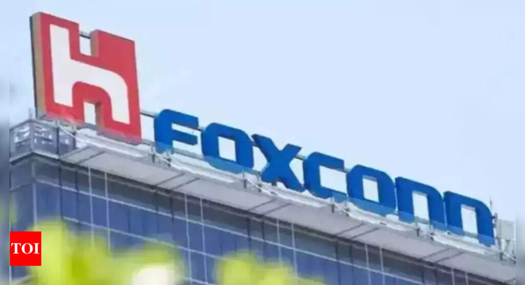 Foxconn: Foxconn chief, Vedanta chip business head talk of new plant | India Business News - Times of India