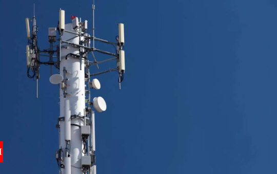 Telcos' 5G bids seen muted as private firms jostle for airwaves: Report - Times of India