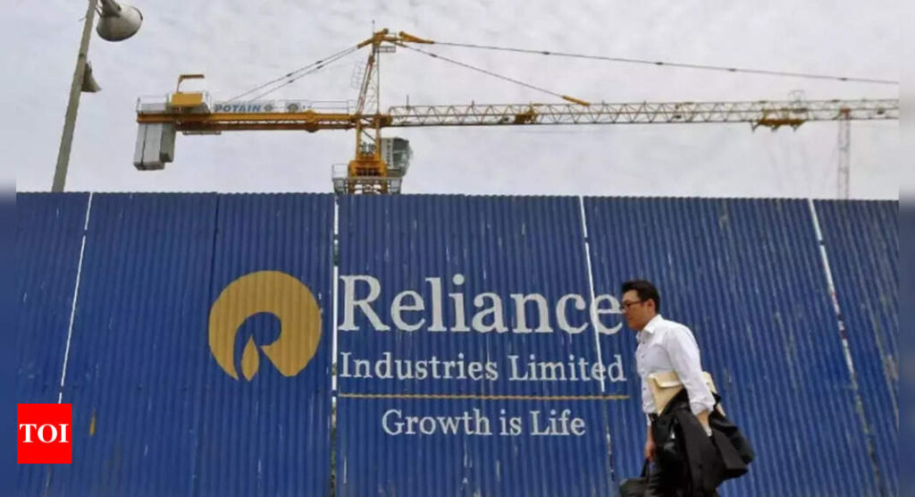 amazon: Amazon asks Future not to enter into any deal with RIL - Times of India