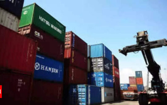 India's exports grow 25 pc to 13.49 MT in FY22; imports fall 1.68 pc to 4.67 MT: Minister Kulaste - Times of India