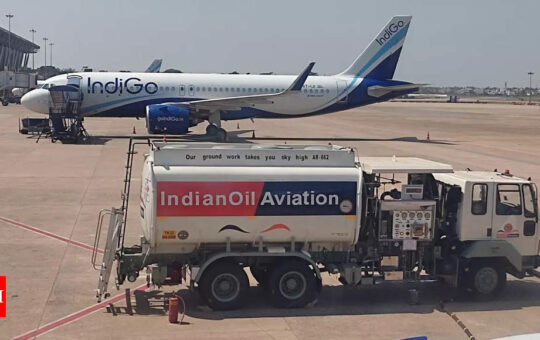 Jet fuel price see meagre cut from record high levels as crude cools down - Times of India