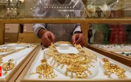 June gold imports treble y/y on price correction - Times of India