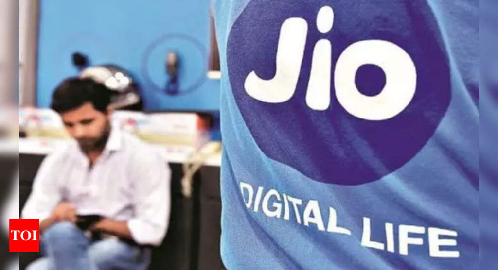 Reliance Jio Q1 net profit rises 24 pc to Rs 4,335 crore as tariff hikes boost realisations - Times of India