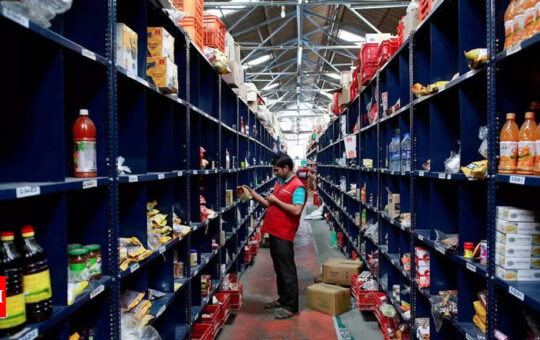 E-commerce firms ramp up hiring of delivery workers for shopping season - Times of India