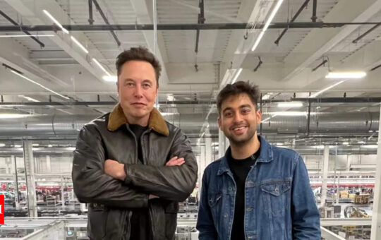 Elon Musk's Twitter friendship with Indian superfan - Times of India