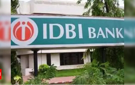 Govt mulls selling at least 51% stake in IDBI Bank - Times of India