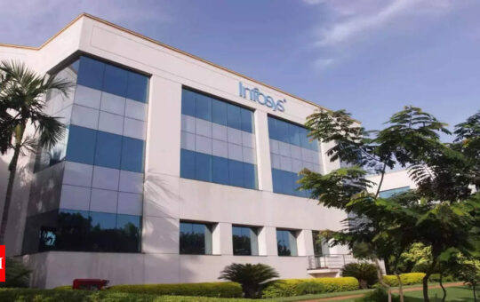 Infosys reduces average variable pay to 70% for June quarter amid margin squeeze - Times of India