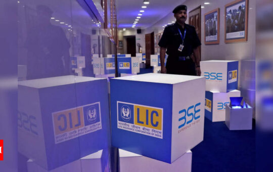 LIC Q1 profit jumps multifold to Rs 682.89 crore - Times of India