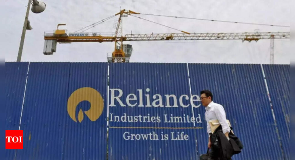 Reliance invests Rs 30,000 crore in retail in FY22; to accelerate store expansion, e-commerce - Times of India