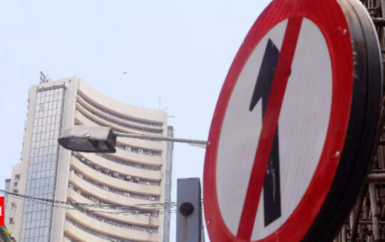 Sensex tanks 872 points, Nifty settles at 17,491: Top reasons behind today's fall - Times of India