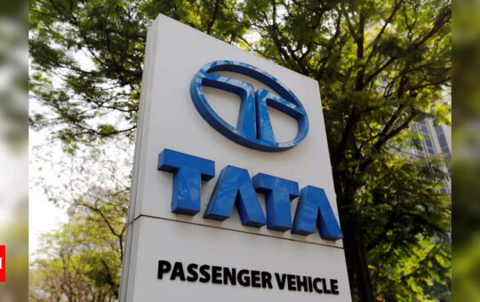 Tata Motors: Tata Motors to buy Ford India's manufacturing plant for $91 million | India Business News - Times of India