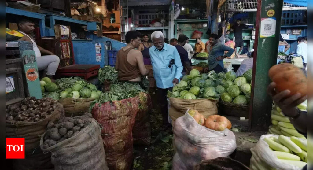 Moody's slashes India's economic growth forecast to 7.7% for 2022 - Times of India